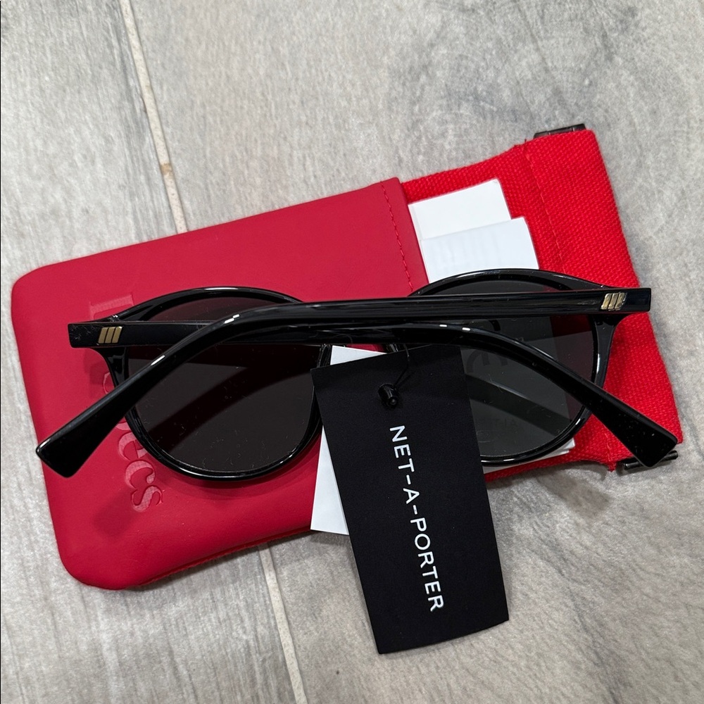Le Specs Black Round Sunglasses with Red Case - Picture 4 of 5
